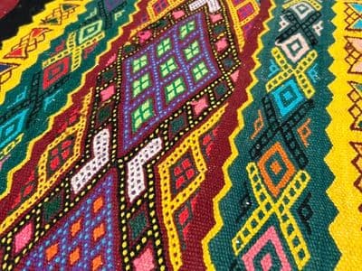 Beni Iszguen bordó-fekete (sárga) gyapjú szőnyeg