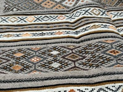 Hazelnut-Salmon Wool Carpet